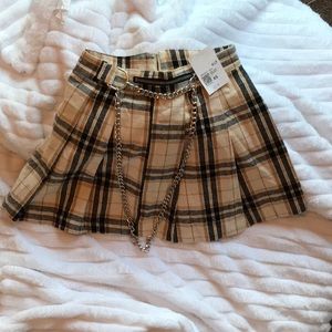 Forever 21 Plaid Chain Mini Skirt XS - Back to School ready🤗